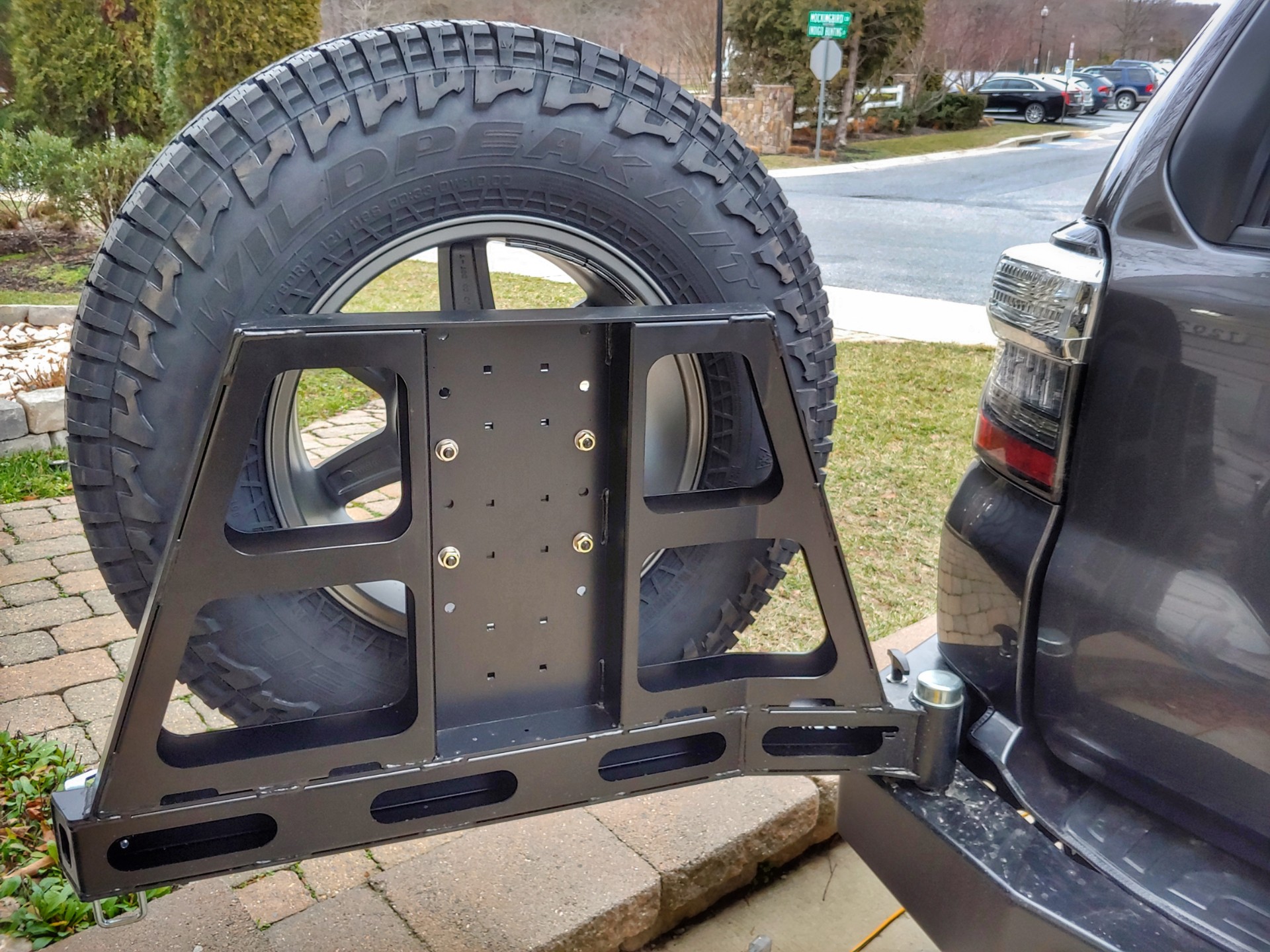 rear_tirecarrier.jpg